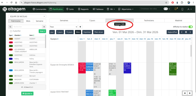 Visualisation d'un jour férié et de sa bulle d'information sur le planning.
